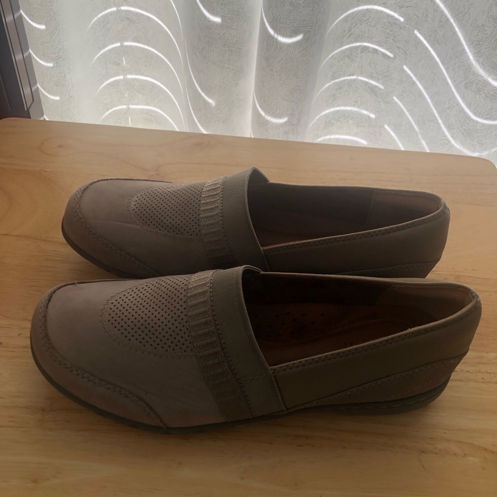 NWOT Cobb Hill Penfield Aline Taupe Gray Leather Slip On Loafers Shoes Size 8.5 - Picture 2 of 9